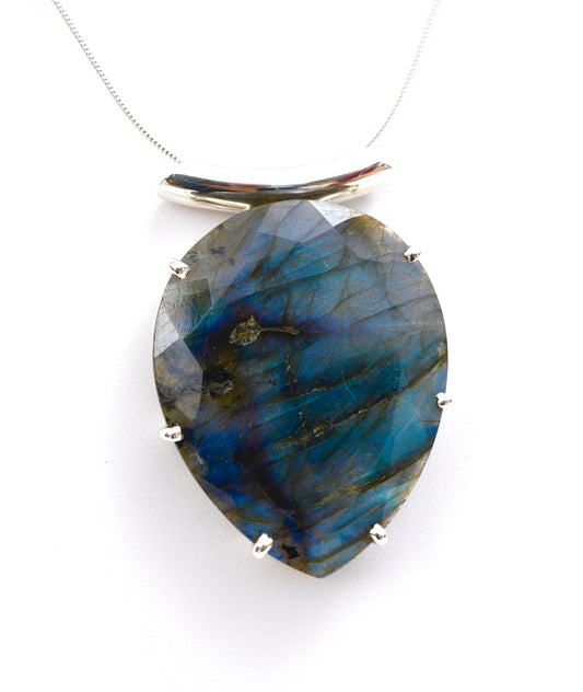 Diva Cut T Labradorite