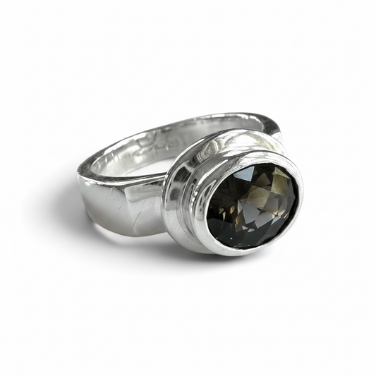Black Spinel EW Oval