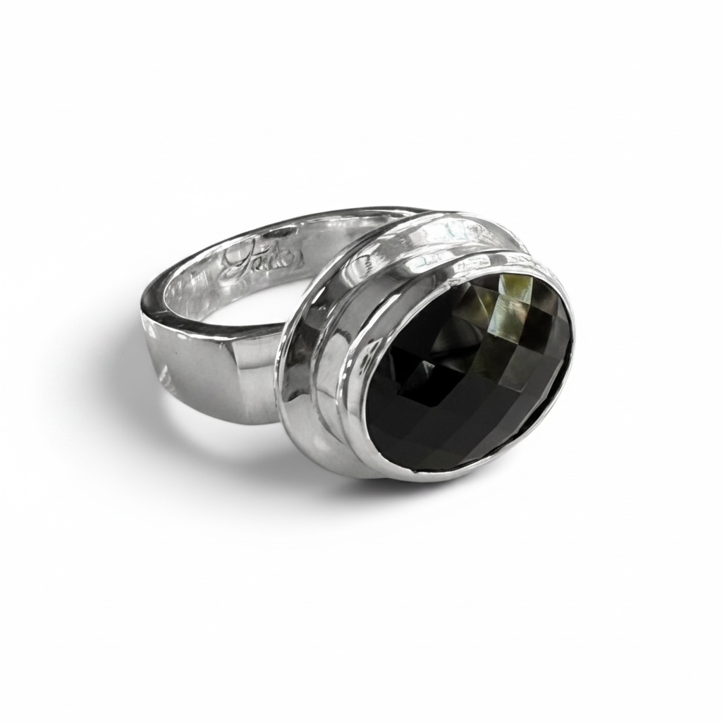 Black Spinel EW Oval
