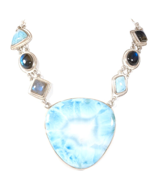 Larimar Queen Lisa